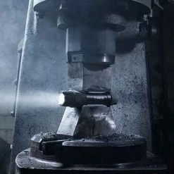 VARTA Lampe Torche Indestructible F30 PRO 650lm IP67 + 6AA - 18714101421 6 VARTA Lampe Torche Indestructible F30 PRO 650lm IP67 + 6AA - 18714101421 -123elec Soldes Magasin var18714101421 varta lampe torche indestructible f30 pro 650lm ip67 2